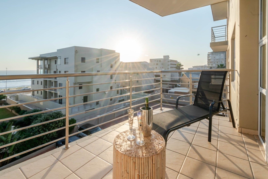 2 Bedroom Property for Sale in Bloubergstrand Western Cape